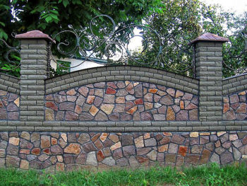 забор из природного камня